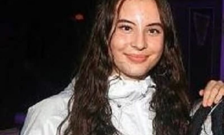 Alizeh Keshvar Davis Jarrahy